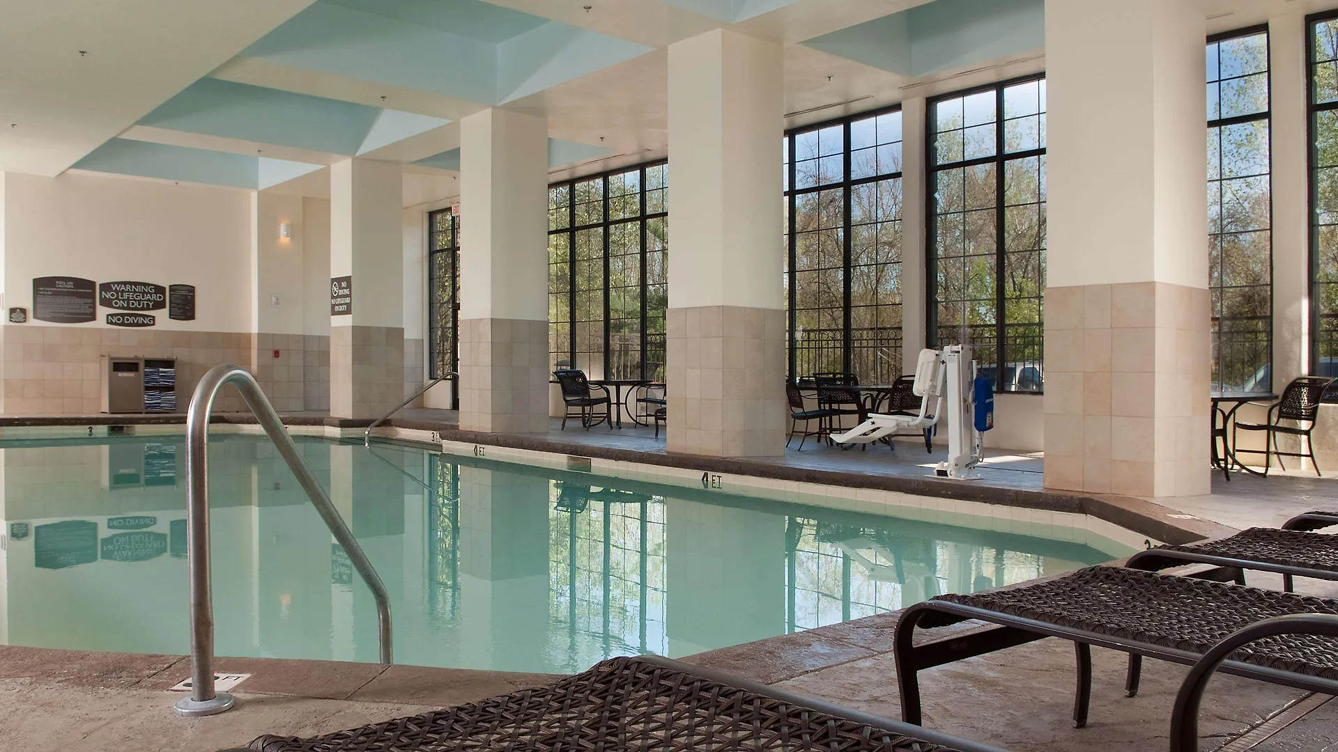 Embassy Suites By Hilton Nashville Airport