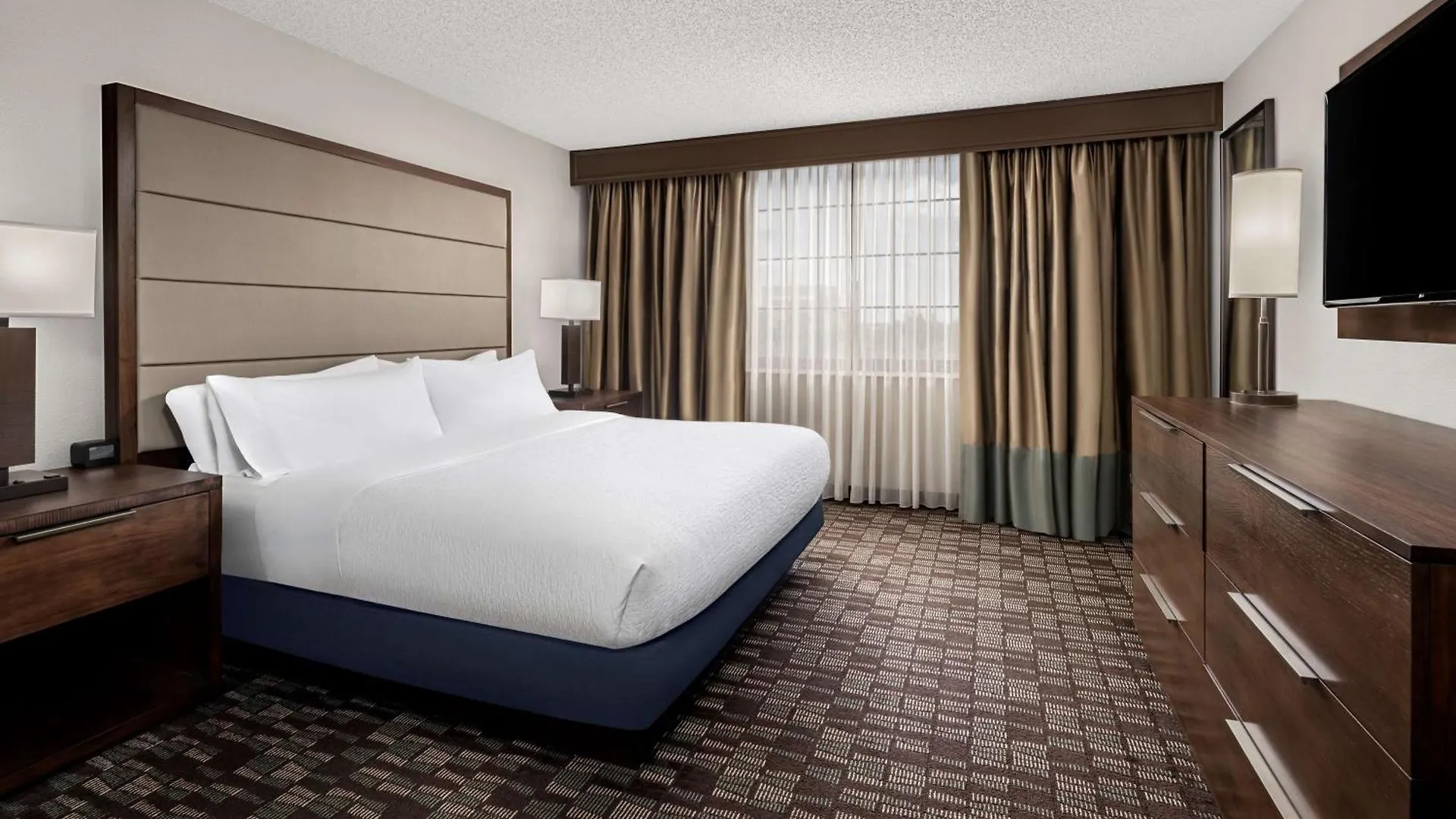 **** Hotel Embassy Suites By Hilton Nashville Airport United States